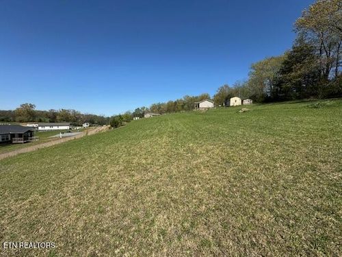 90 Siesta Dr, Newport, TN, 37821 | Card Image