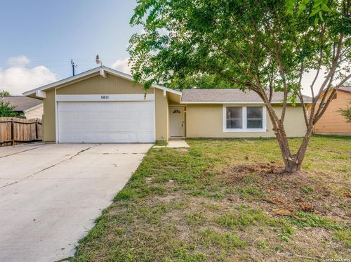 5611 Green Manor St, San Antonio, TX, 78223-4217 | Card Image