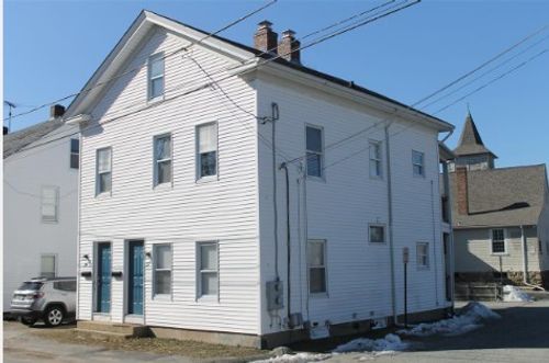 27 Centre St, West Warwick, RI, 02893-2941 | Card Image