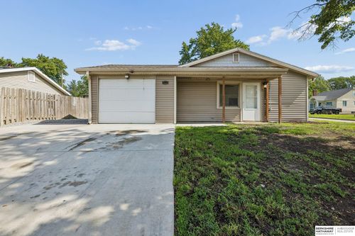1544 Burnham Street, Lincoln, NE, 68502 | Card Image