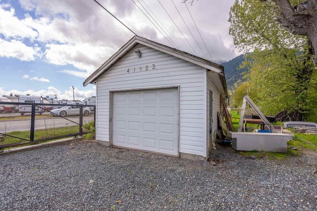 41023 Yale Road, House other with 2 bedrooms, 1 bathrooms and 10 parking in Chilliwack BC | Image 29