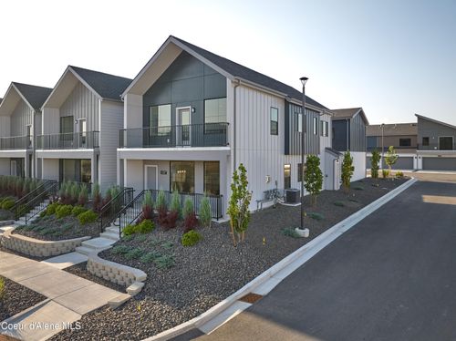 1037 E Railroad Ave, Post Falls, ID, 83854-8639 | Card Image