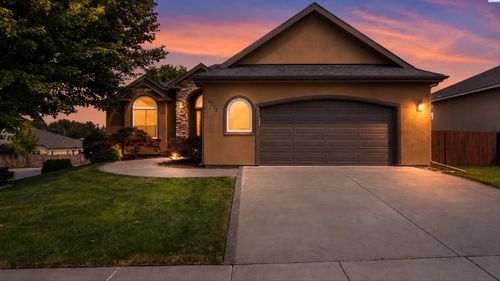 8714 W 6th Ave, Kennewick, WA, 99336-8615 | Card Image