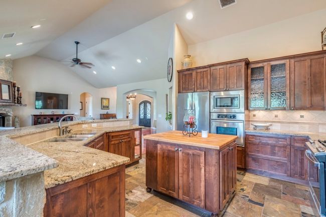 Kitchen | Image 10