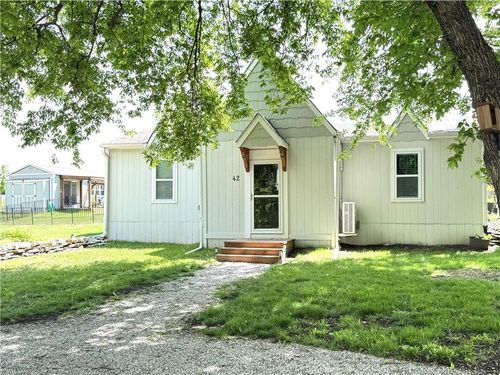 42 Fawn Valley Dr, Linn Valley, KS, 66040-5180 | Card Image