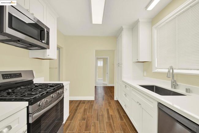 2327 99 Th Ave, House other with 2 bedrooms, 1 bathrooms and 1 parking in Oakland CA | Image 9