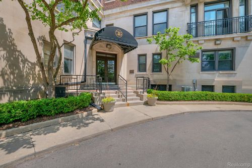 apt-c6-2900 E Jefferson Ave, Detroit, MI, 48207-4242 | Card Image