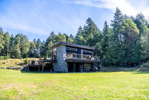 5582 Hooson Road, Pender Island, BC, V0N2M1 | Card Image