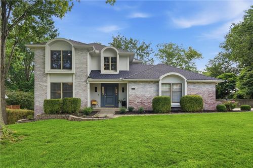 11904 Aberdeen Rd, Leawood, KS, 66209-1005 | Card Image
