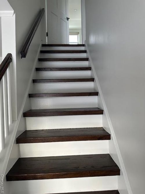 2nd-106 Bregman Ave, New Hyde Park, NY, 11040-2013 | Card Image