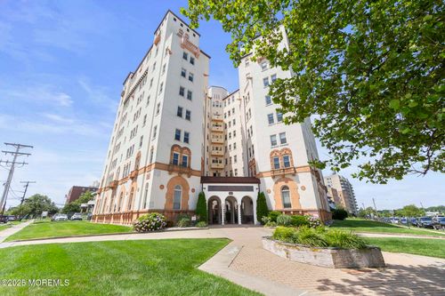 7h-400 Deal Lake Dr, Asbury Park, NJ, 07712-5174 | Card Image