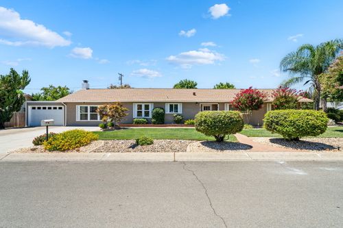 2814 Oakview Dr, Redding, CA, 96002-1722 | Card Image