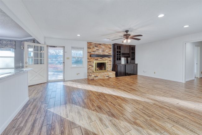 510 S Irick St, House other with 4 bedrooms, 3 bathrooms and null parking in Pilot Point TX | Image 9