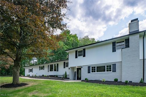 510 Lourdes Dr, Cuyahoga Falls, OH, 44223-2528 | Card Image