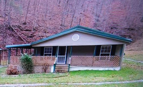 112 Carter Brock Rd, Pineville, KY, 40977-7925 | Card Image