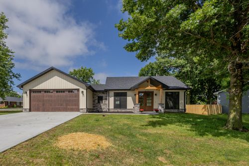 209 Meadowlake Dr, MEXICO, MO, 65265-3507 | Card Image