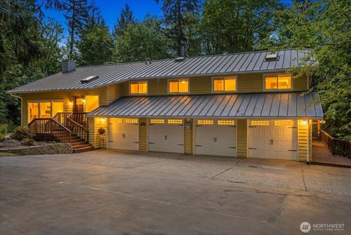 23811 Ne 43rd St, Redmond, WA, 98053-8423 | Card Image