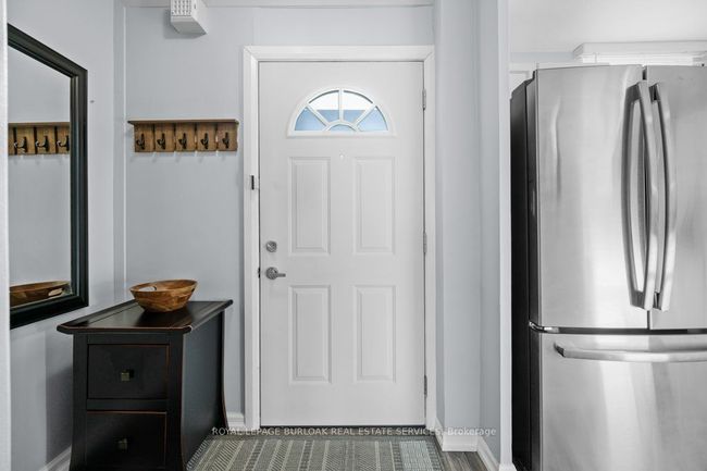 522 - 350 Quigley Rd, Condo with 3 bedrooms, 1 bathrooms and null parking in Hamilton ON | Image 5