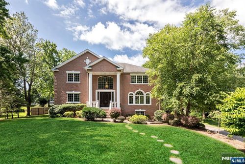 38 Overlook Rd, Alpine, NJ, 07620-1066 | Card Image