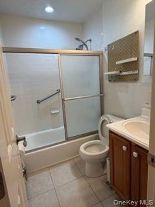 apt-4b-717 Willis Ave, Williston Park, NY, 11596-1165 | Card Image