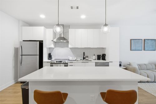 219-2500 Longview St, Austin, TX, 78705-4292 | Card Image