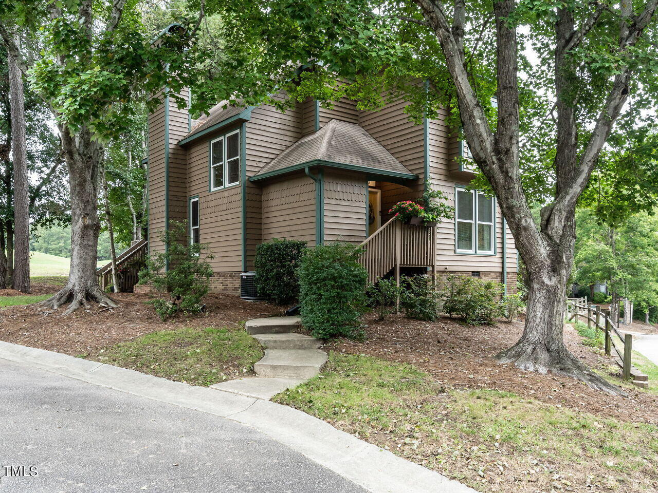 Willow Hill Ln, Clayton, NC 27520