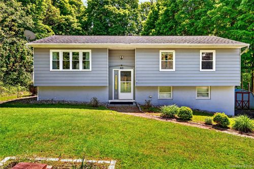 40 Indian Pass, Stormville, NY, 12582-5222 | Card Image