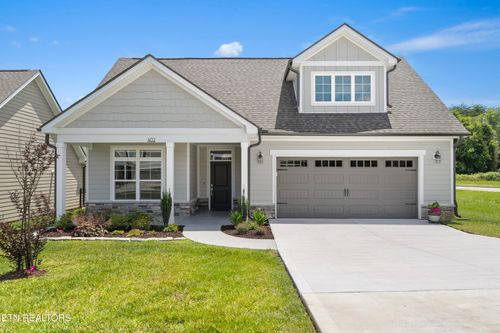 402 Sycamore Pl, Loudon, TN, 37774-2057 | Card Image