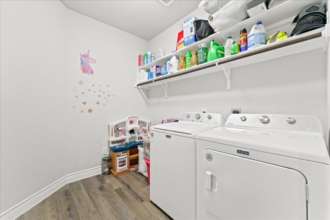 113 Tonkawa Dr, House other with 3 bedrooms, 2 bathrooms and 2 parking in Paige TX | Image 33