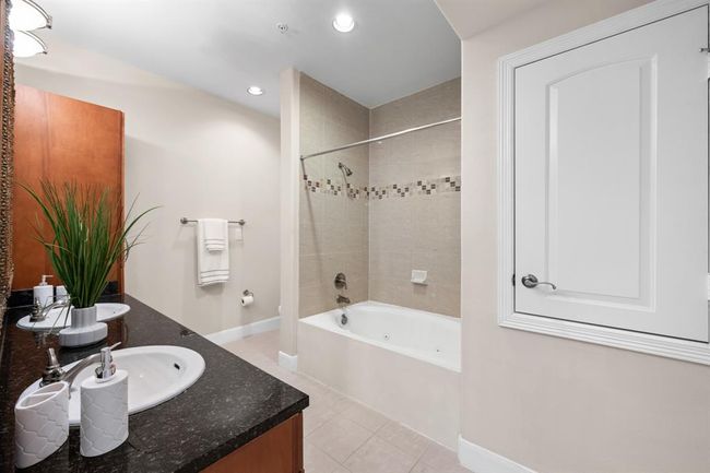 Bathroom 2 | Image 38