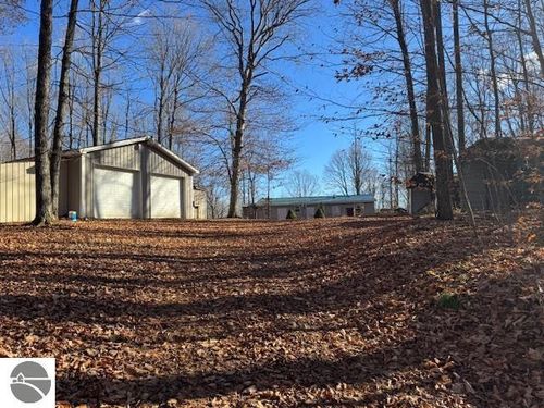 10242 N 7 Mile Rd, Lake City, MI, 49651-9154 | Card Image