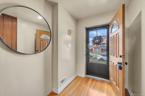 21410 35th Ave, Bayside, NY, 11361-1712 | Card Image