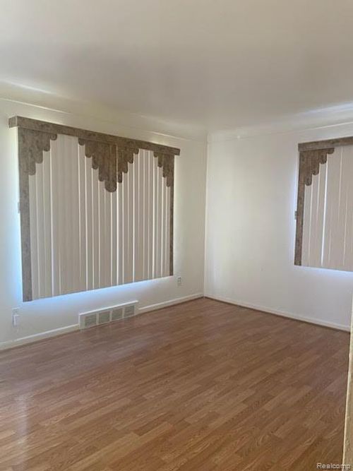 19951 Sunset St, Detroit, MI, 48234-2062 | Card Image