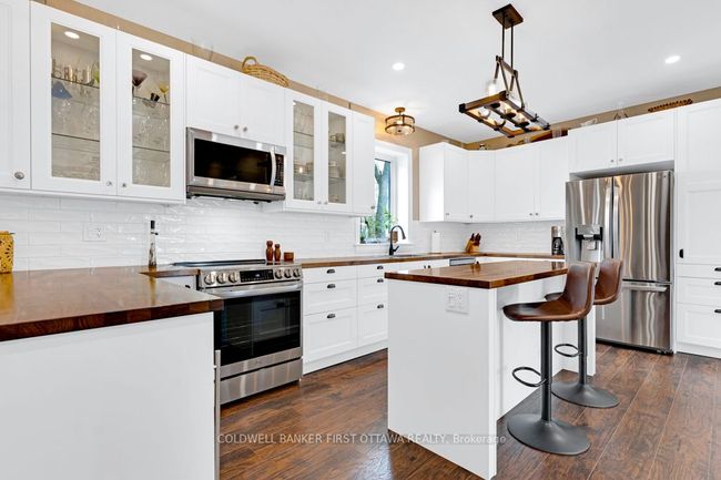 38 Tuttle Pt, House other with 3 bedrooms, 3 bathrooms and 6 parking in Johnstown ON | Image 13