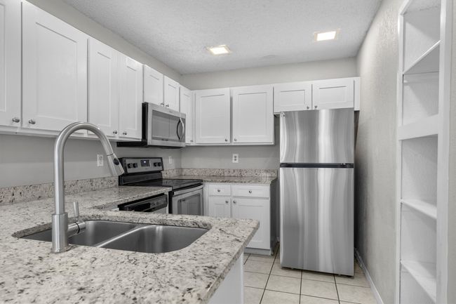 APT-137 - 521 Ranch Trl, Condo with 2 bedrooms, 2 bathrooms and null parking in Irving TX | Image 9