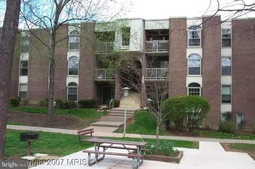apt-23-3300 Woodburn Village Dr, ANNANDALE, VA, 22003-6840 | Card Image
