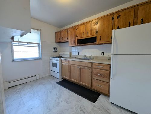 apt-4-1 Fairview Dr, Danbury, CT, 06810-7634 | Card Image