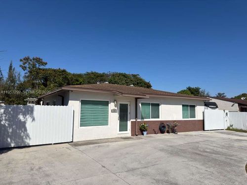 905 Atlantic Ave, Opa-Locka, FL, 33054-3975 | Card Image