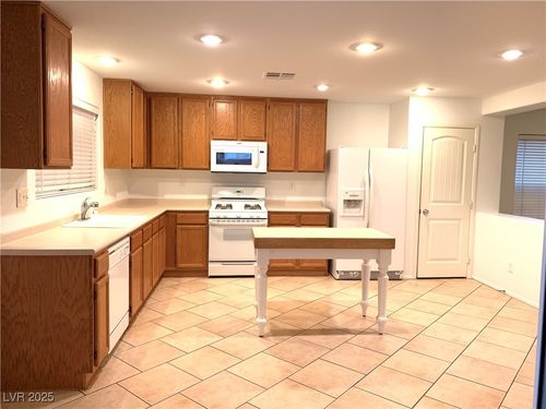 11601 Giles St, Las Vegas, NV, 89183-5133 | Card Image