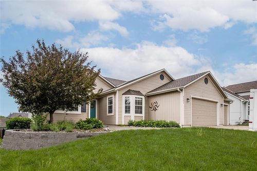 3204 Sw Alice Ln, Lee's Summit, MO, 64082-4067 | Card Image