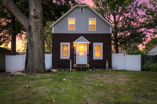 337 Morrison St, Mora, MN, 55051-1534 | Card Image