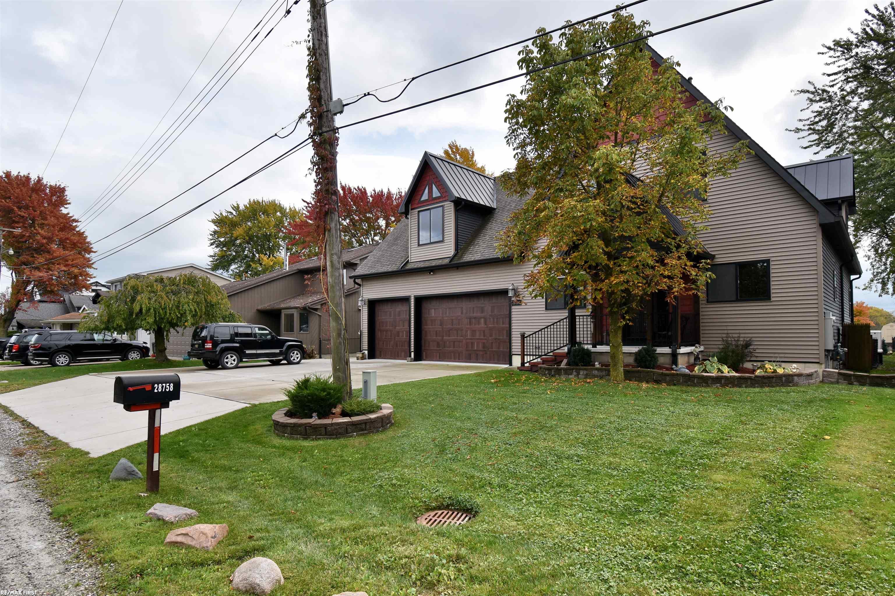 Field St, Chesterfield, MI 48047