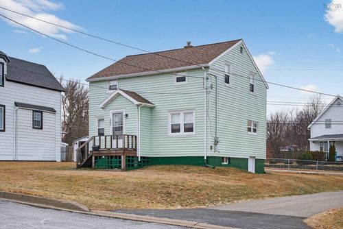 121 Alexander St, Glace Bay, NS, B1A4A6 | Card Image