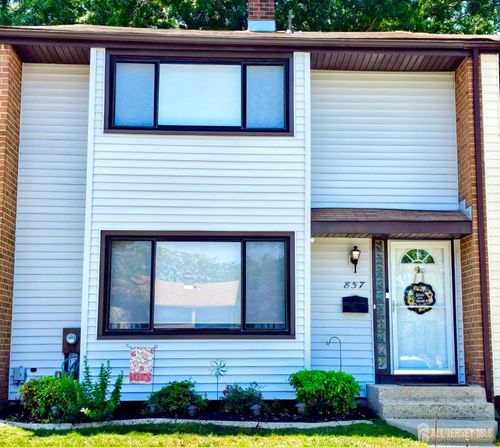 857 Jamestown Rd, East Windsor, NJ, 08520-5644 | Card Image