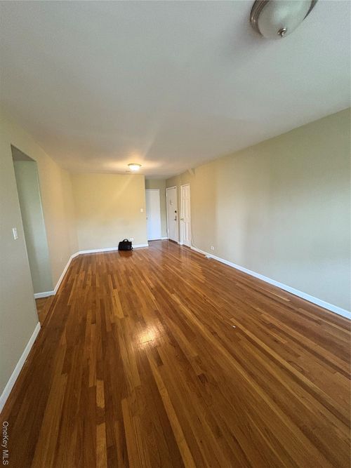 5i-34 60th Street, New York, NY, 11377 | Card Image