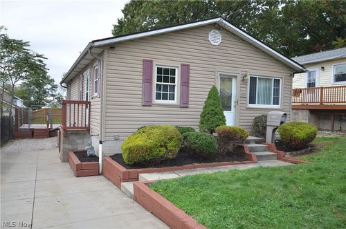 458 Sieber Ave, Akron, OH, 44312-2552 | Card Image