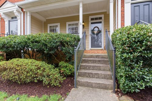 7025 Sunnywood Dr, Nashville, TN, 37211-8624 | Card Image