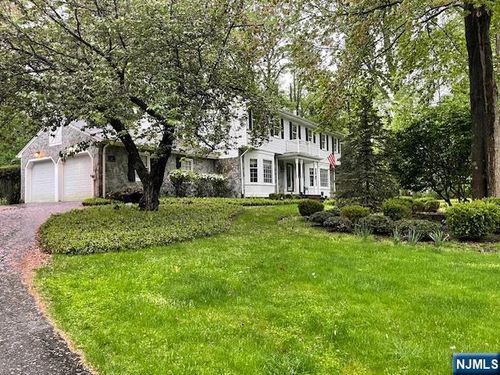 16 Knollwood Rd, Upper Saddle River, NJ, 07458-2411 | Card Image