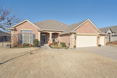 8721 Nw 72nd Ct, Warr Acres, OK, 73132-3717 | Card Image