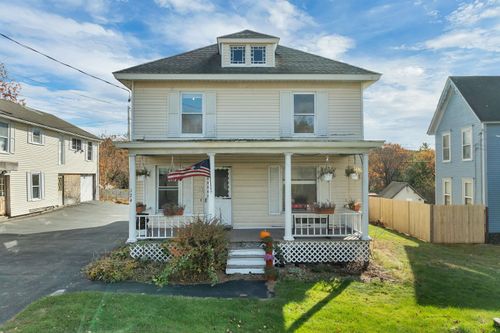 124 E Main St, Tilton, NH, 03276-5125 | Card Image